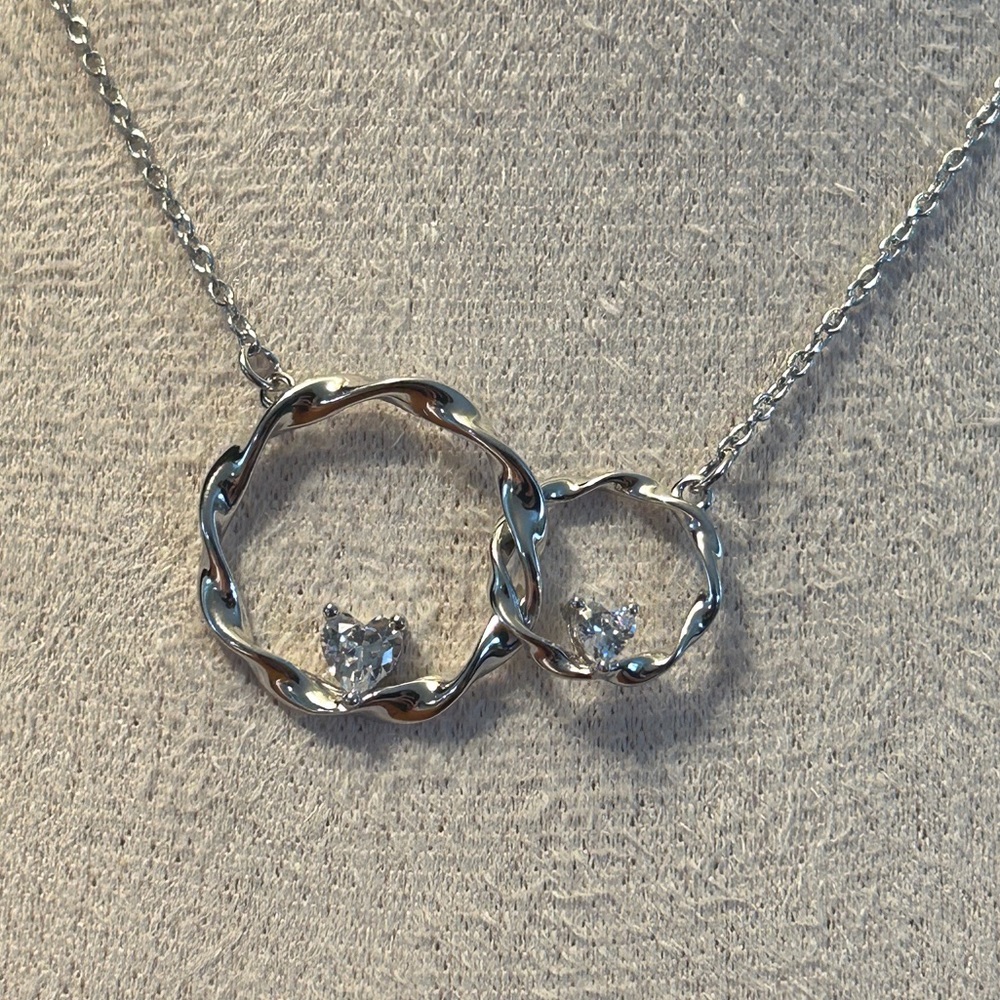 NWT Old Rubin Sterling Silver Interlocking Double Circle Necklace
